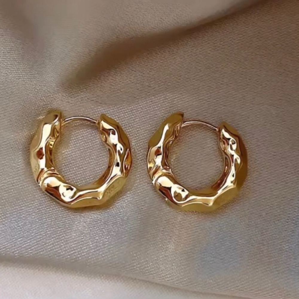 New Kara Gold Pebbled Petite Hoop Earrings